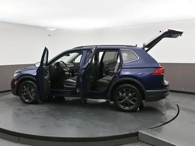 2024 Volkswagen Tiguan HEATED SEATS, HEATED STEERING WHEEL, APPL - Photo 57