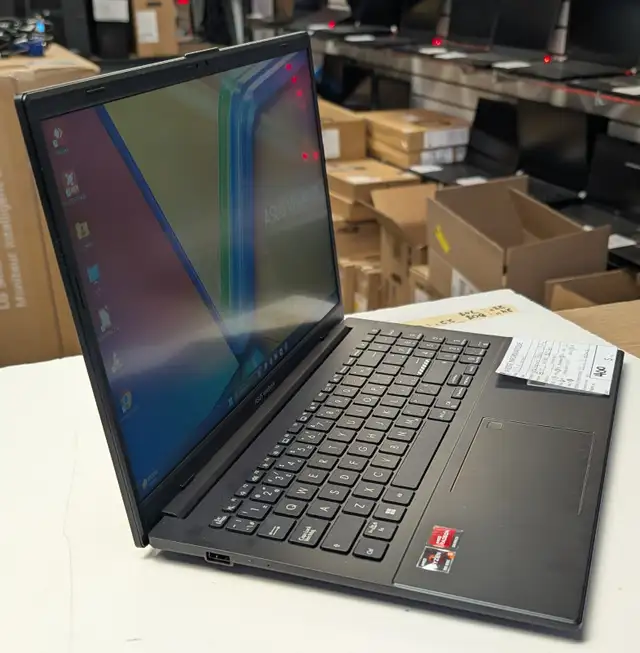 Laptop ASUS Vivobook Ryzen 5 7520U 8Go SSD 512Go 15,6po HDMI - Photo 2