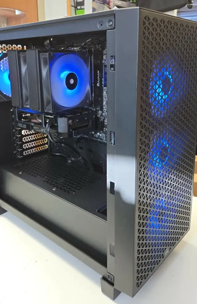 PC GAMING Ryzen 7 5800X RX 9060 XT 32GB DDR4 SSD 1TB NVMe WiFi - Photo 3