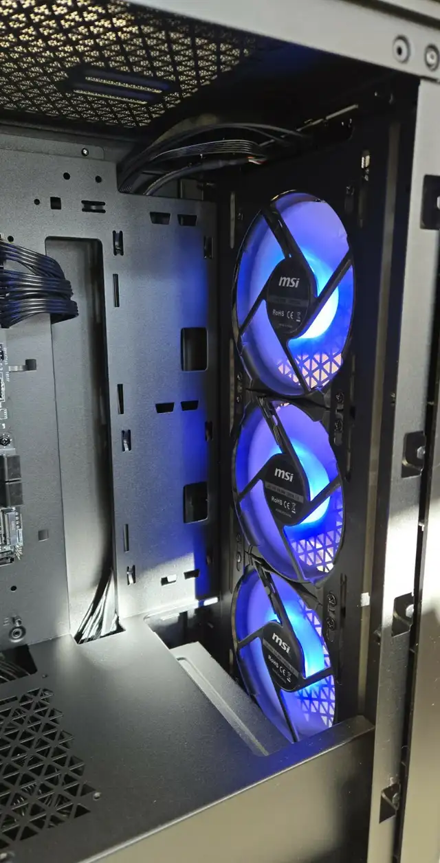 PC GAMING Ryzen 7 5800X RX 9060 XT 32GB DDR4 SSD 1TB NVMe WiFi - Photo 8