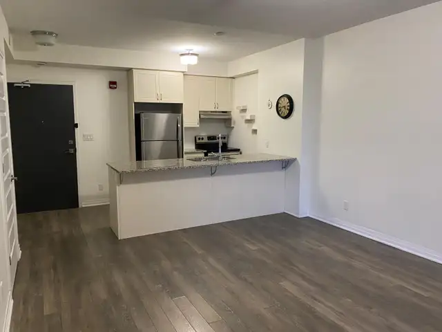 One bedroom condominium available for lease in Markham - Photo 14