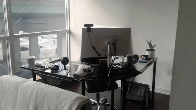 1 bed study :2000 Downtown Core/Waterfront/Cityplace/Fort York - Photo 2