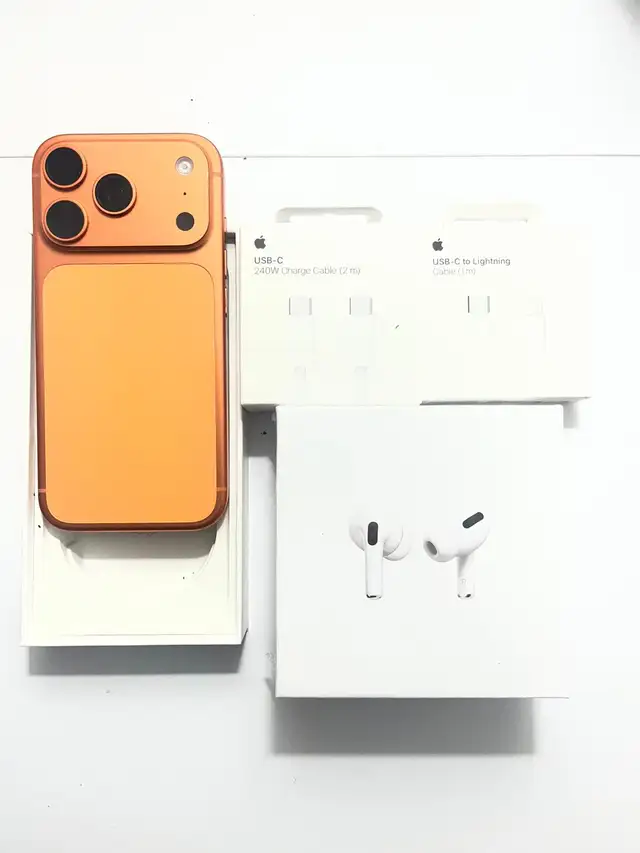 iPhone 17 Pro 256gb 100% batt Airpods/Charger Set/Delivery