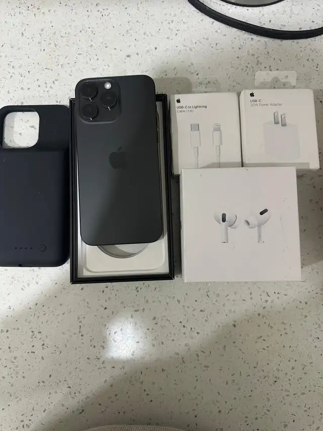 iPhone 15 pro max 256 gb New Display Airpods Pkg/Delivery