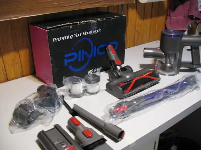 PINICO Cordless Vacuum Cleaner, BRAND NEW
