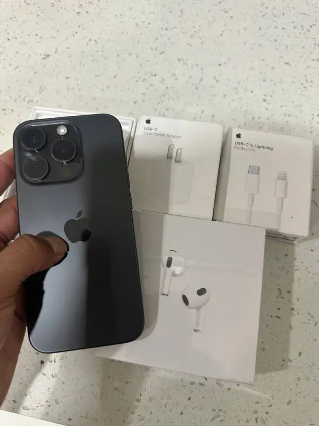iPhone 15 Pro 128gb 86% batt Airpods/Charger Set/Delivery
