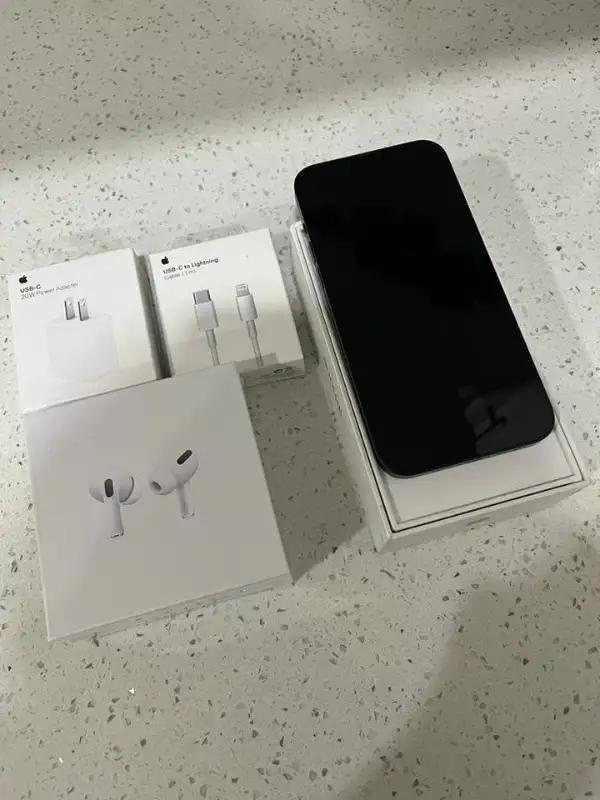 iPhone 14 Pro Max 1Tb 86% batt Airpods/Fast Charger/Delivery