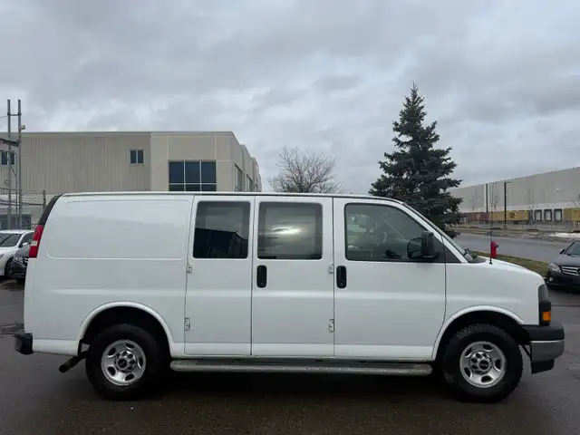 2019 GMC Savana Cargo Van CARGO - Photo 5