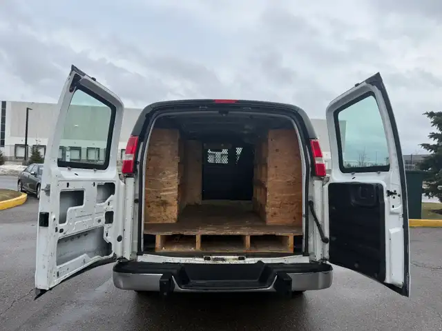 2019 GMC Savana Cargo Van CARGO - Photo 9