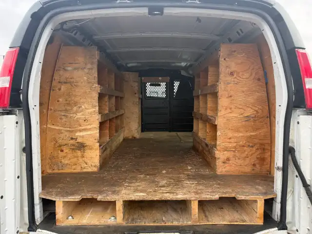 2019 GMC Savana Cargo Van CARGO - Photo 10