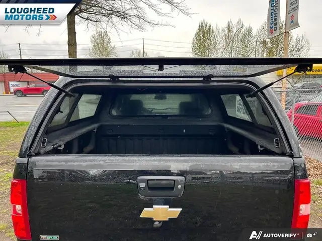 2011 Chevrolet Silverado 1500 LTZ Crew Cab 4WD - Photo 9