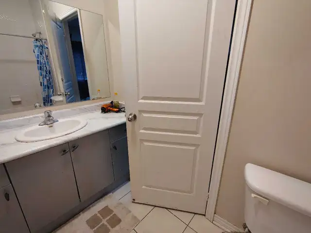 Private Room Semi Private Washroom FREE UTILITIES - Photo 5