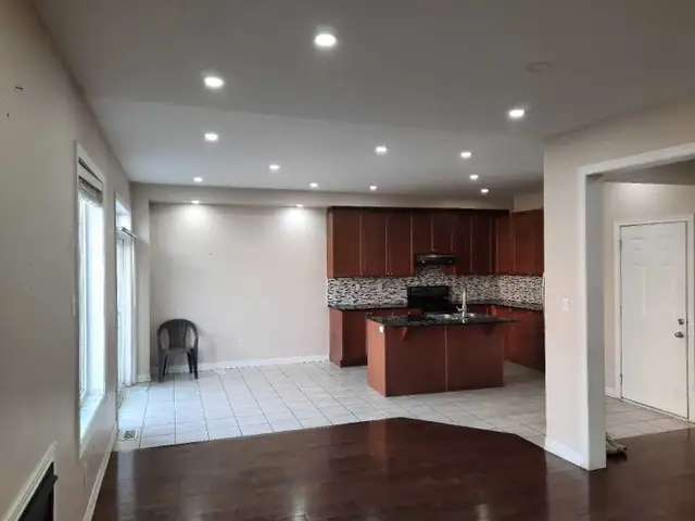 Private Room Semi Private Washroom FREE UTILITIES - Photo 9