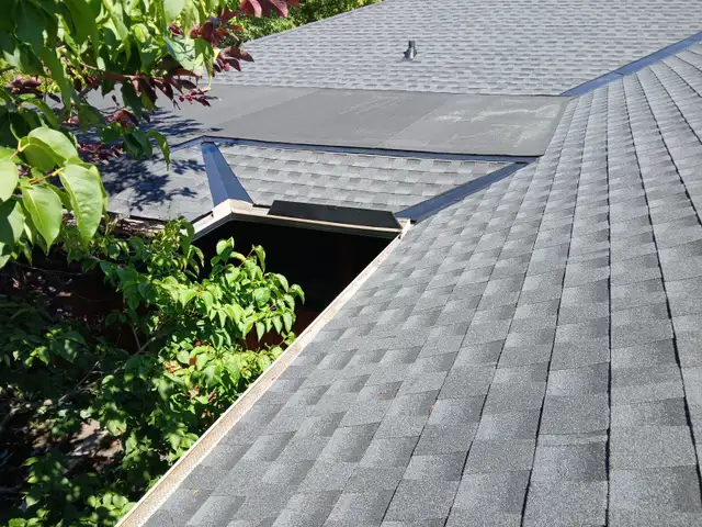 WE'RE HIRING! START NOW Asphalt roofing labourer/apprentice - Photo 2