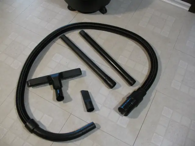 4 Gallon Wet/Dry Shop Vac,LIKE NEW - Photo 3