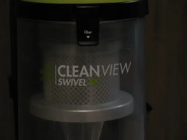 BISSELL Clean View Swivel Pet Vacuum Cleaner, LIKE NEW - Photo 4