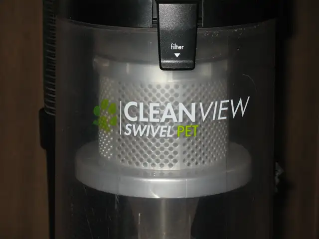 BISSELL Clean View Swivel Pet Vacuum Cleaner, LIKE NEW - Photo 5