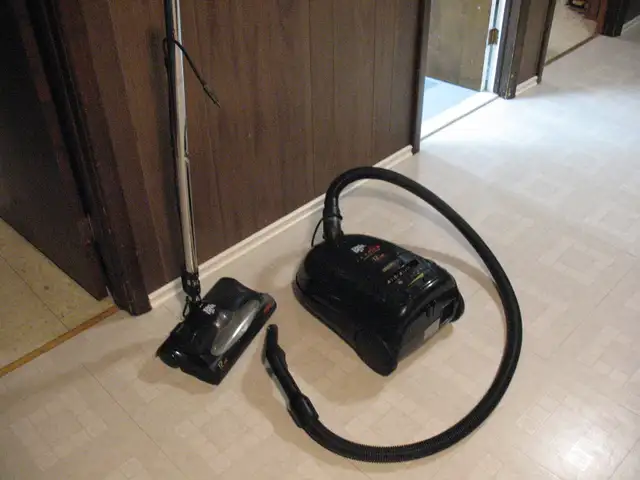 Dirt Devil Canister Hepa Vacuum Cleaner - Photo 7