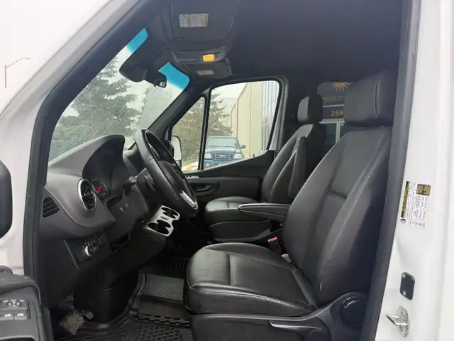 2024 Mercedes-Benz Sprinter Passenger Van 15- PASSENGER - Photo 17