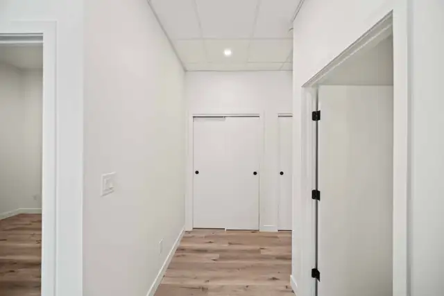 BRAND NEW 2 Bedroom Apartment! Heart Of Downtown! - Photo 7