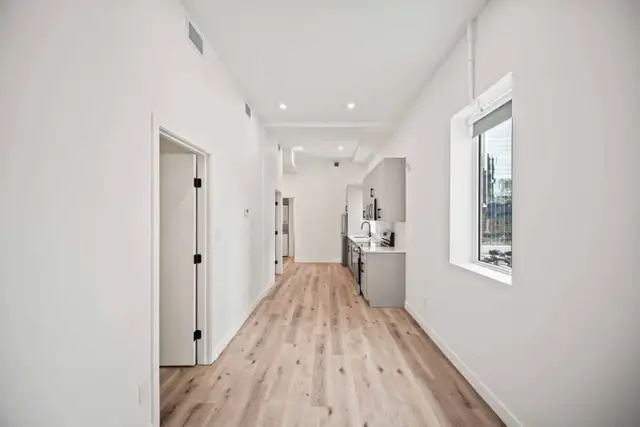 BRAND NEW 2 Bedroom Apartment! Heart Of Downtown! - Photo 9