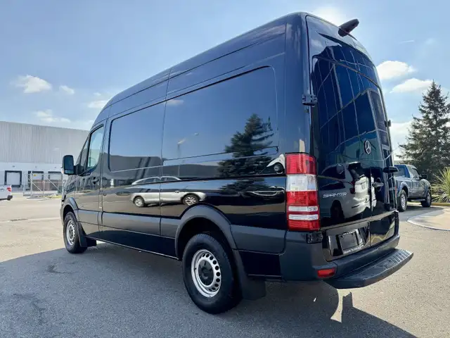 2016 Mercedes-Benz Sprinter Van 144WB - HIGH ROOF - ONLY 190K! - Photo 8