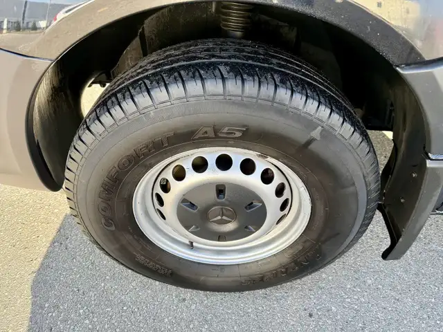 2016 Mercedes-Benz Sprinter Van 144WB - HIGH ROOF - ONLY 190K! - Photo 9