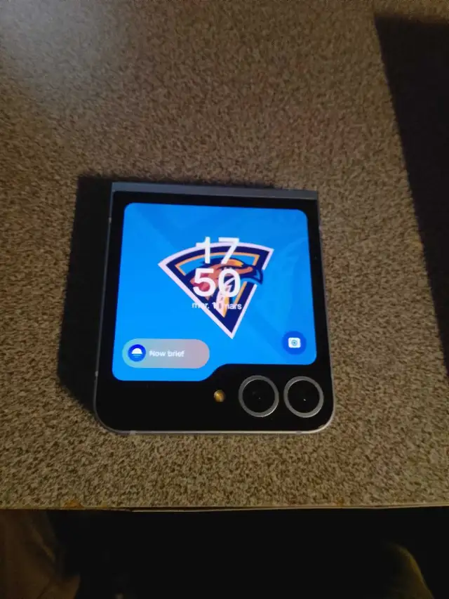 Samsung Galaxy Z Flip 6 256GB trade iPhone