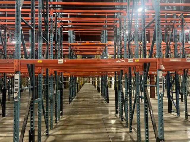 super sale on redirack pallet racking beams 8'6 long x 3' - Photo 3