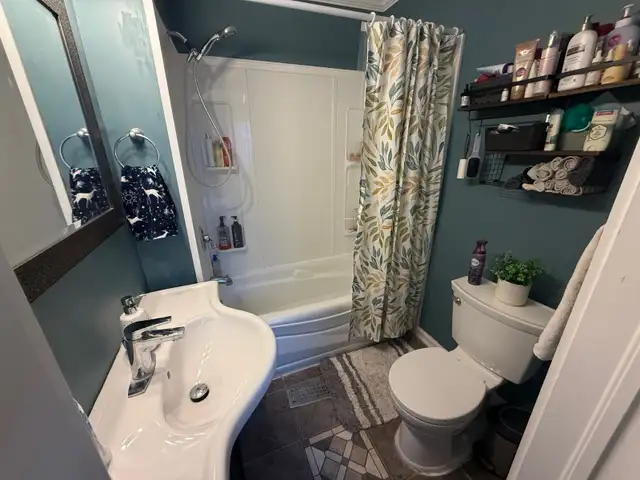 Affordable Home in Summerside 2 bed 1 bath with fenced yard. - Photo 4