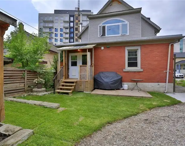 UTILITIES INCLUDED. 3 Bedroom 1 Bathroom Downtown Kitchener - Photo 2