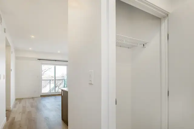 LUXURY 2 Bedroom Apartment! Located In West Broadway! - Photo 7