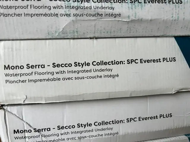 White Tile Marble Type - Photo 4