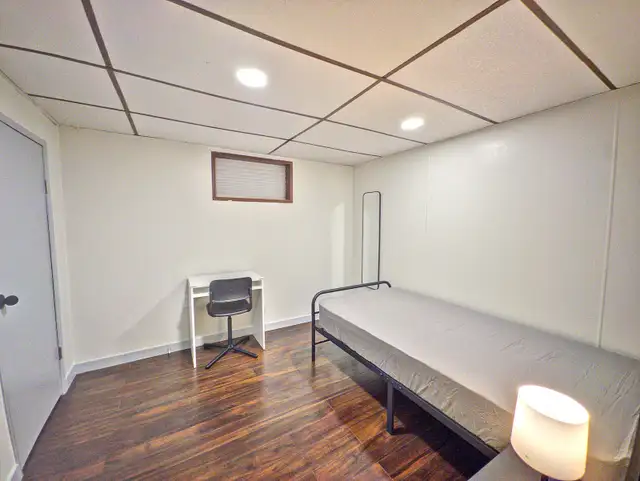 BASEMENT BEDROOM FOR RENT - Photo 2