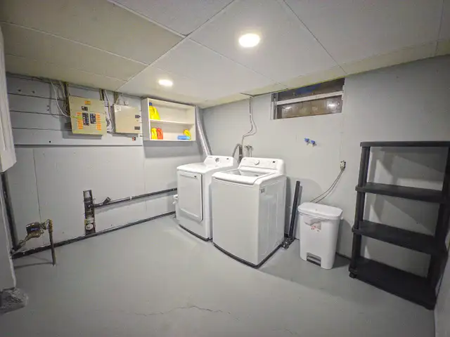 BASEMENT BEDROOM FOR RENT - Photo 10