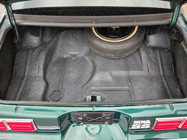 1975 Chevrolet Nova SS / 350ci / 4 SPEED MANUAL ! Manual 4 Speed - Photo 29