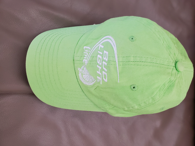 2 CASQUETTES NEUVES 22'TOUR DE TETE AJUSTABLES: $5.00 CHACUNE - Photo 2