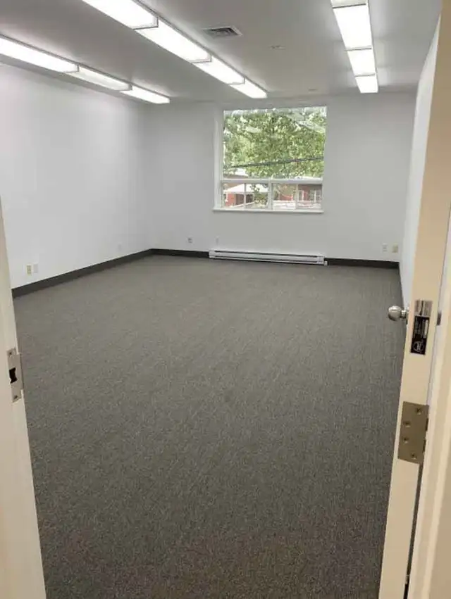 Bureau commercial à louer - Photo 5