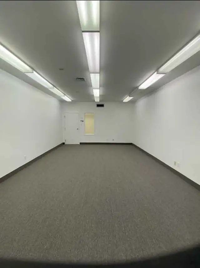 Bureau commercial à louer - Photo 6