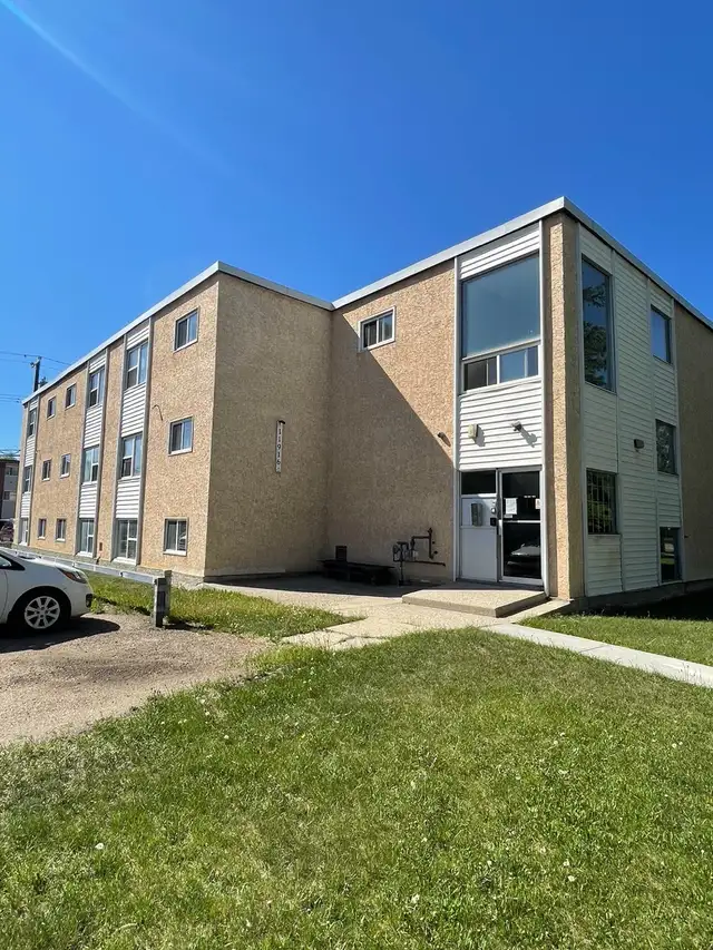 FOR RENT 1 & 2 Bd apartments - 11916 105 St Edmonton (area NAIT)
