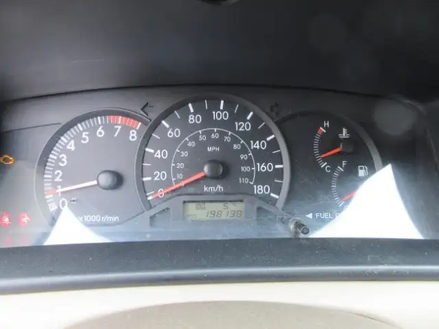 2004 Toyota Corolla CE Power Locks Manual Windows FWD - Photo 15