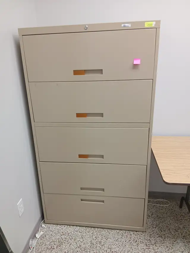 Meubles de bureau à donner et à vendre - Photo 6