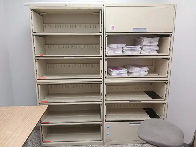 Meubles de bureau à donner et à vendre - Photo 7