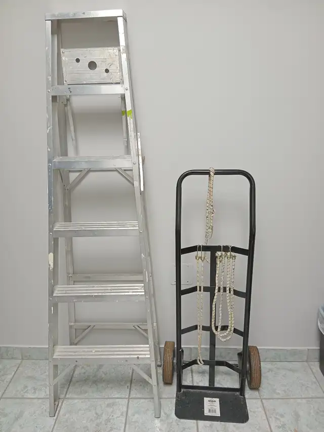 Meubles de bureau à donner et à vendre - Photo 8