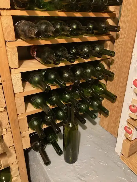 bouteille de vin rouge et blanc $1.00 chaque