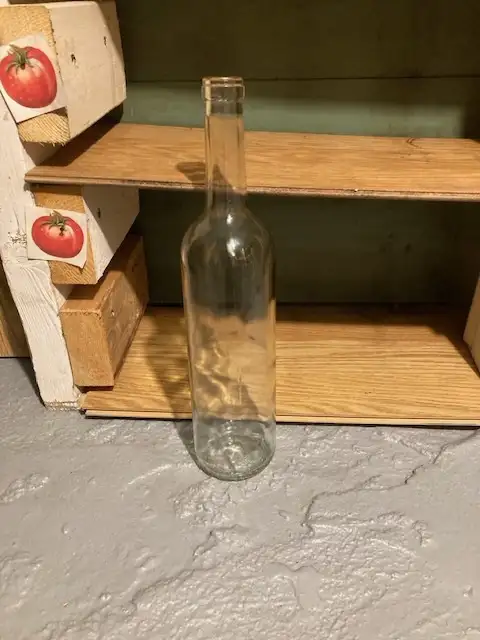 bouteille de vin rouge et blanc $1.00 chaque - Photo 3