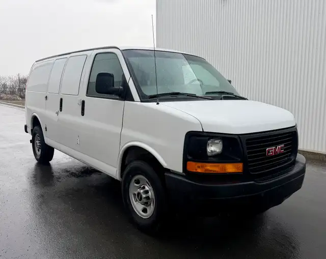 2015 GMC Savana Van 2500 - Photo 2