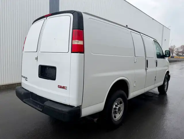 2015 GMC Savana Van 2500 - Photo 4