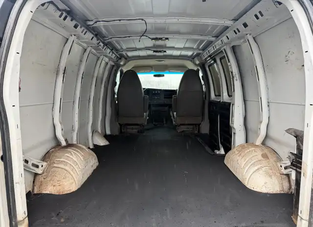 2015 GMC Savana Van 2500 - Photo 6