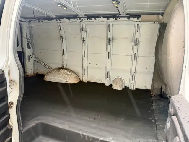 2015 GMC Savana Van 2500 - Photo 7